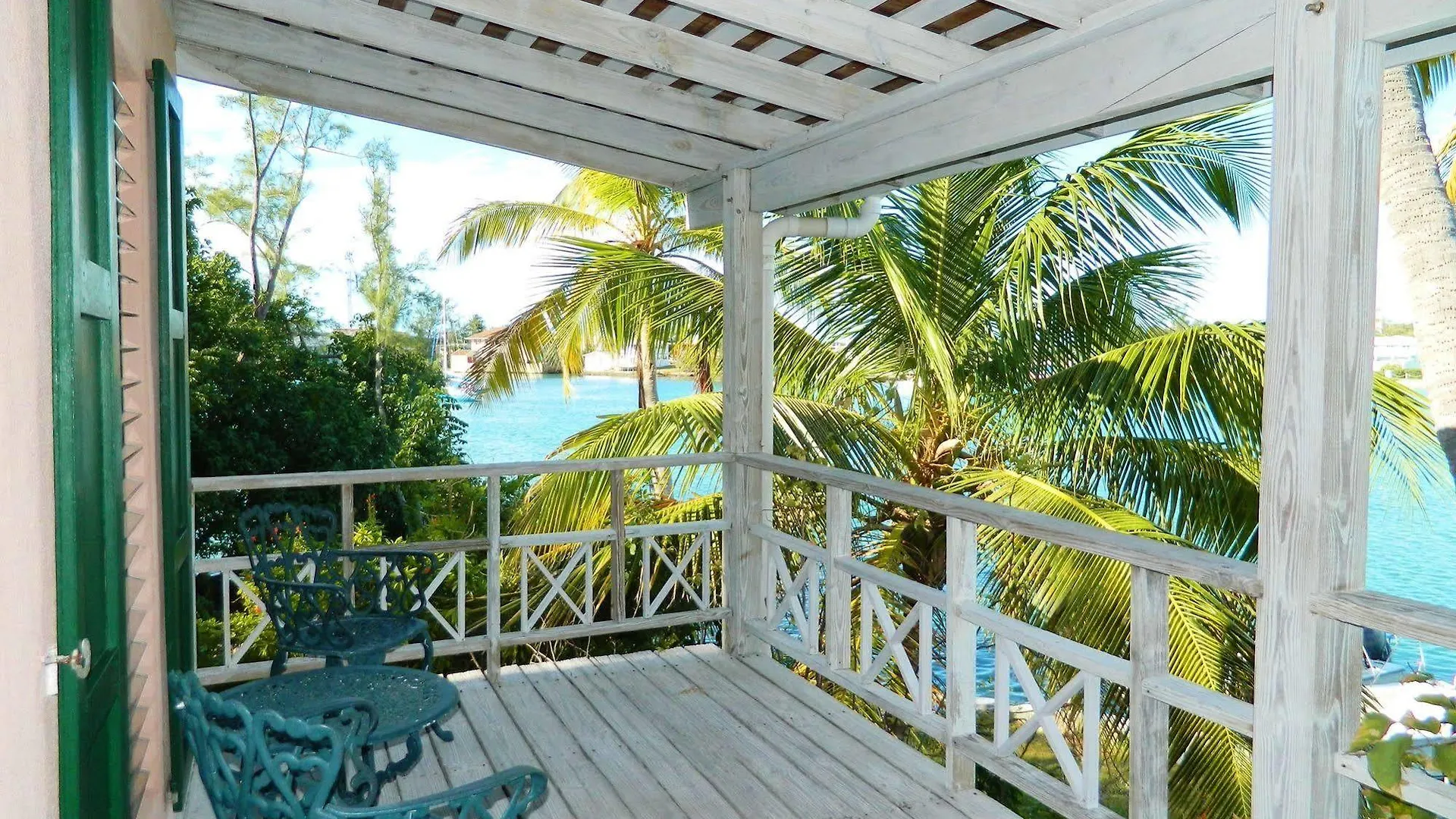 ***  Regatta Point Hotel George Town Bahamas